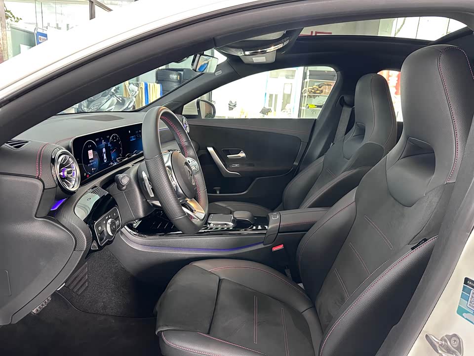 Mercedes-Benz CLA