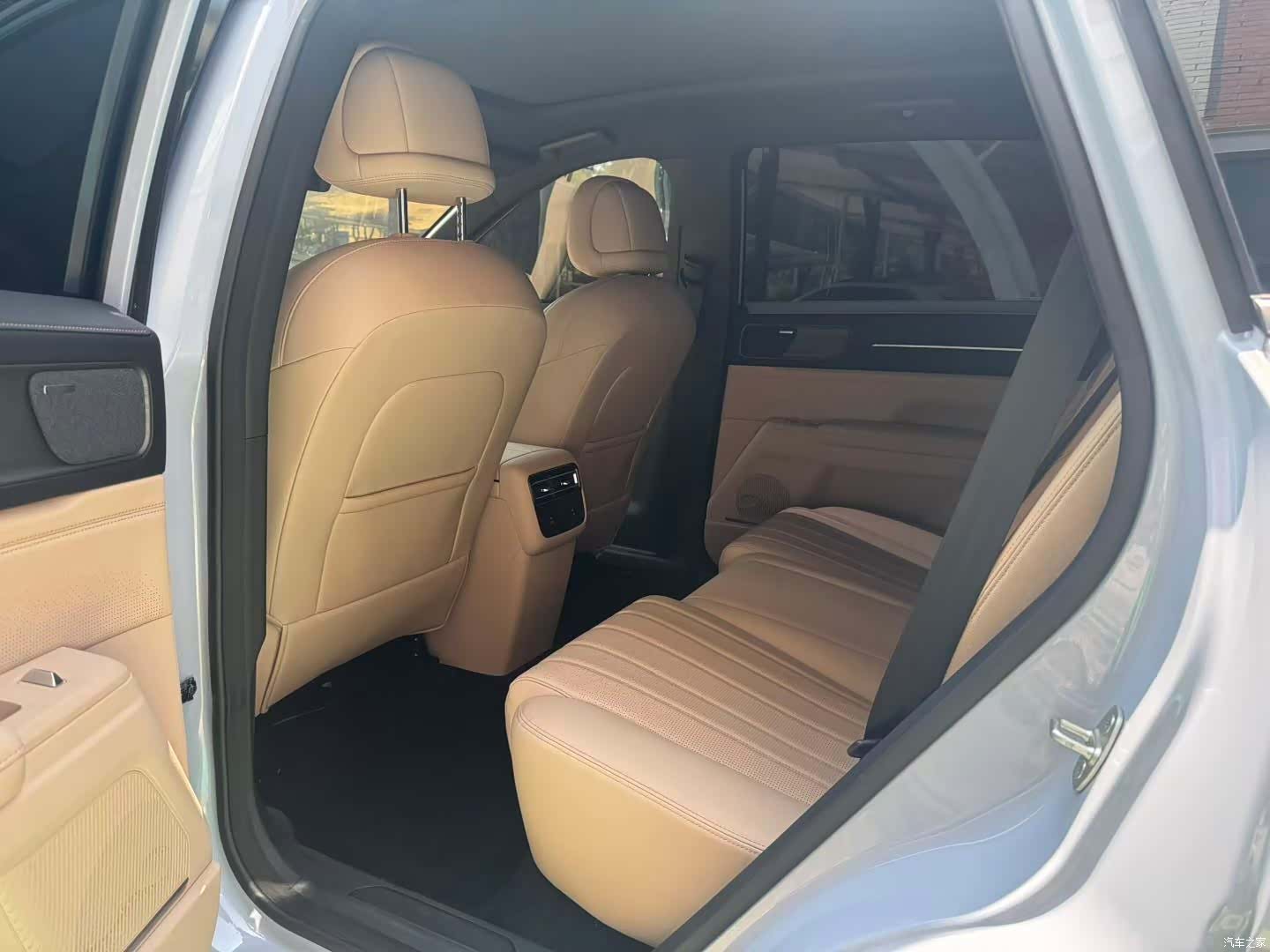 Jetour L7, 2025 все фото