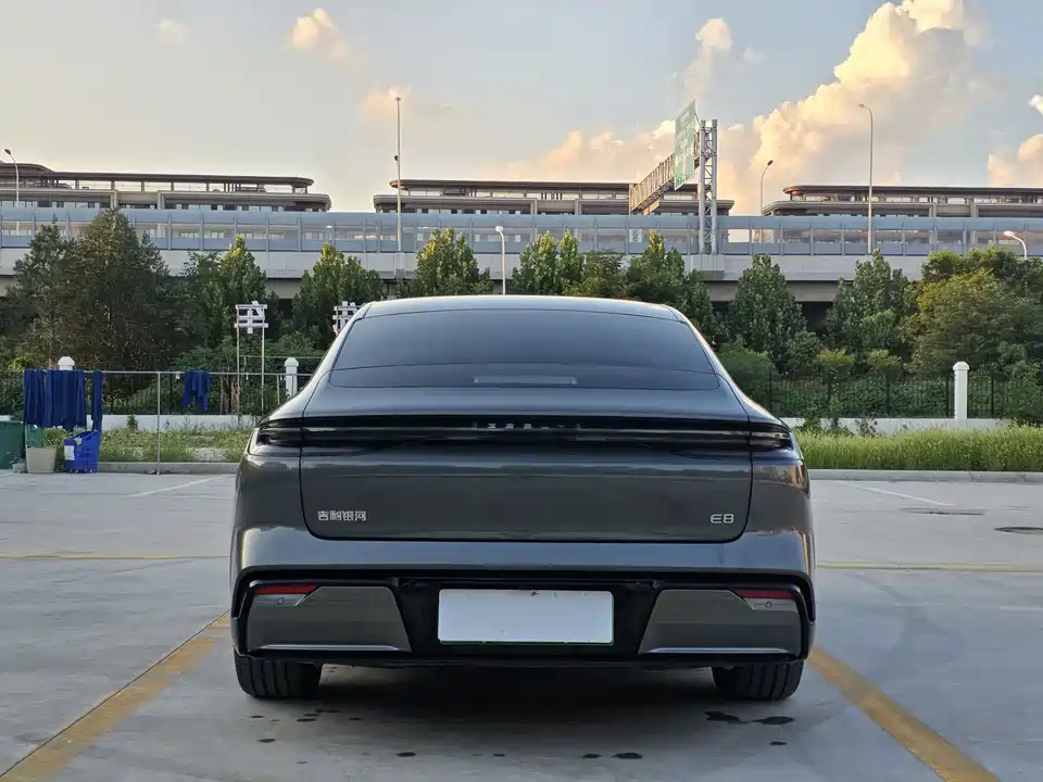 Geely Galaxy Galaxy E8