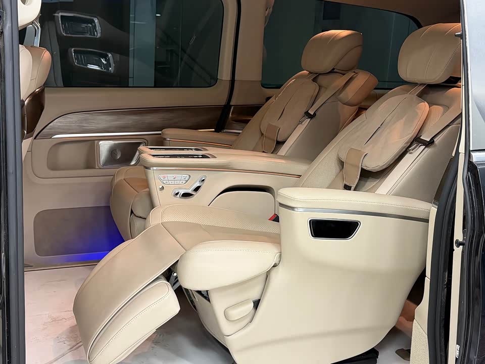 Mercedes-Benz V-class