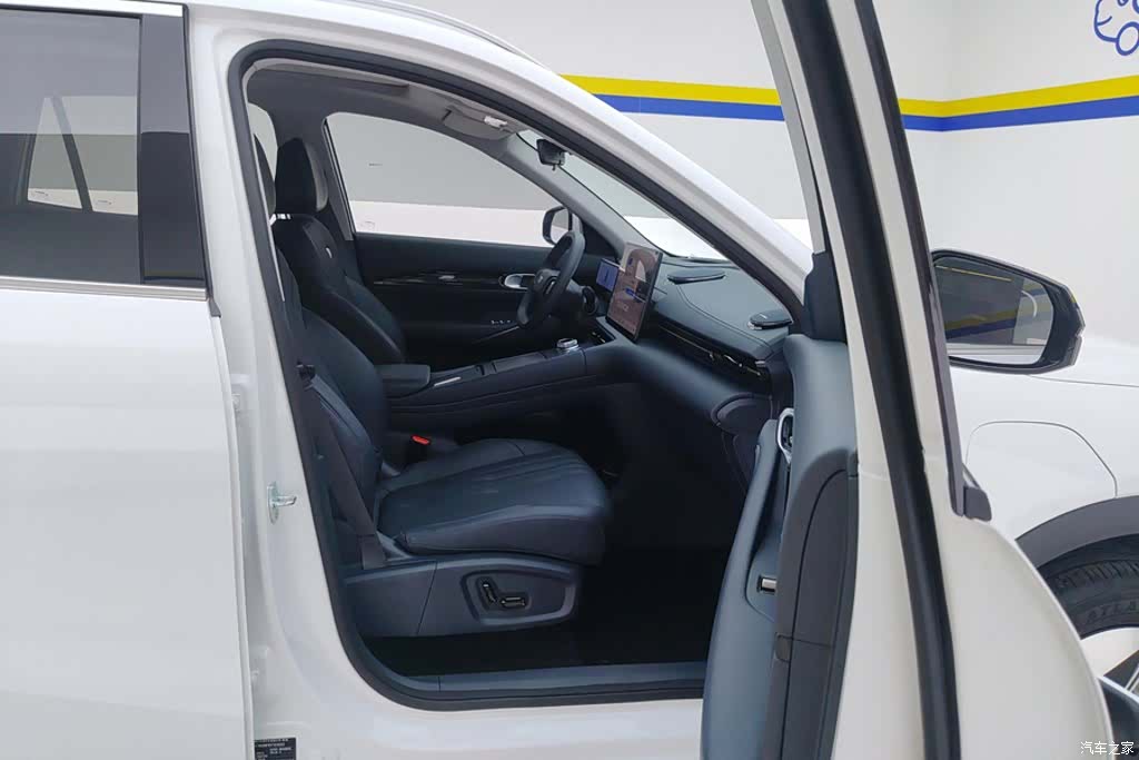 Geely Galaxy E5, 2025 8