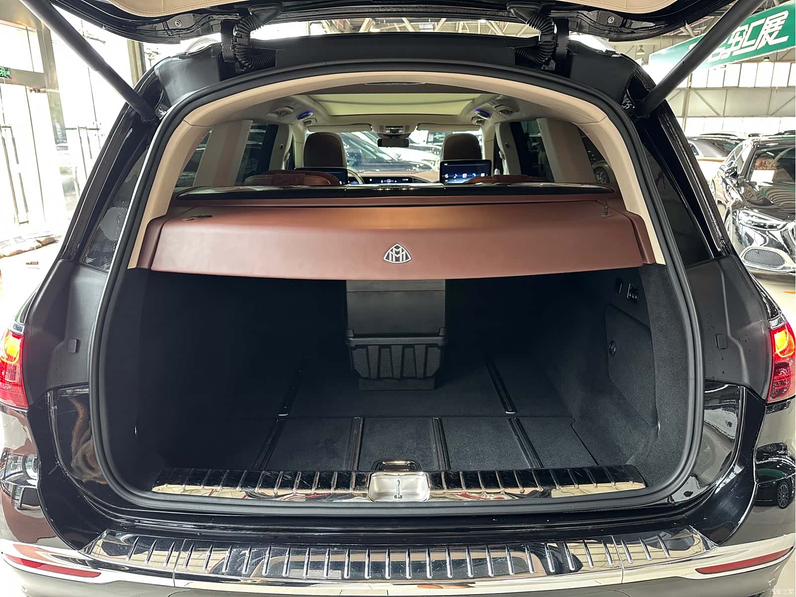 Mercedes-Benz GLS, 2024 21