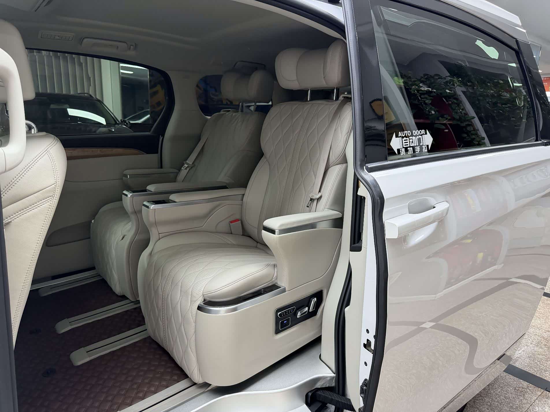Buick GL8, 2019 20