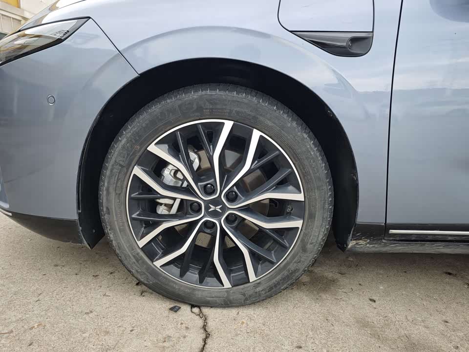 XPENG P5