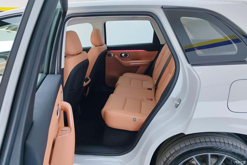 Leapmotor C10, 2025 11
