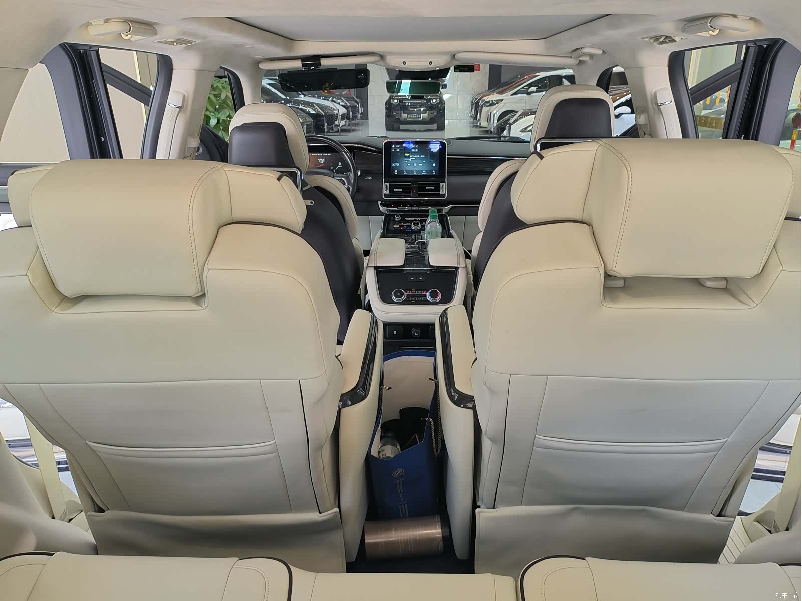 Lincoln Navigator, 2019 16
