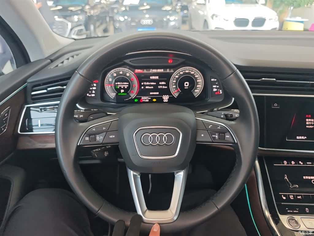 Audi Q7, 2022 11