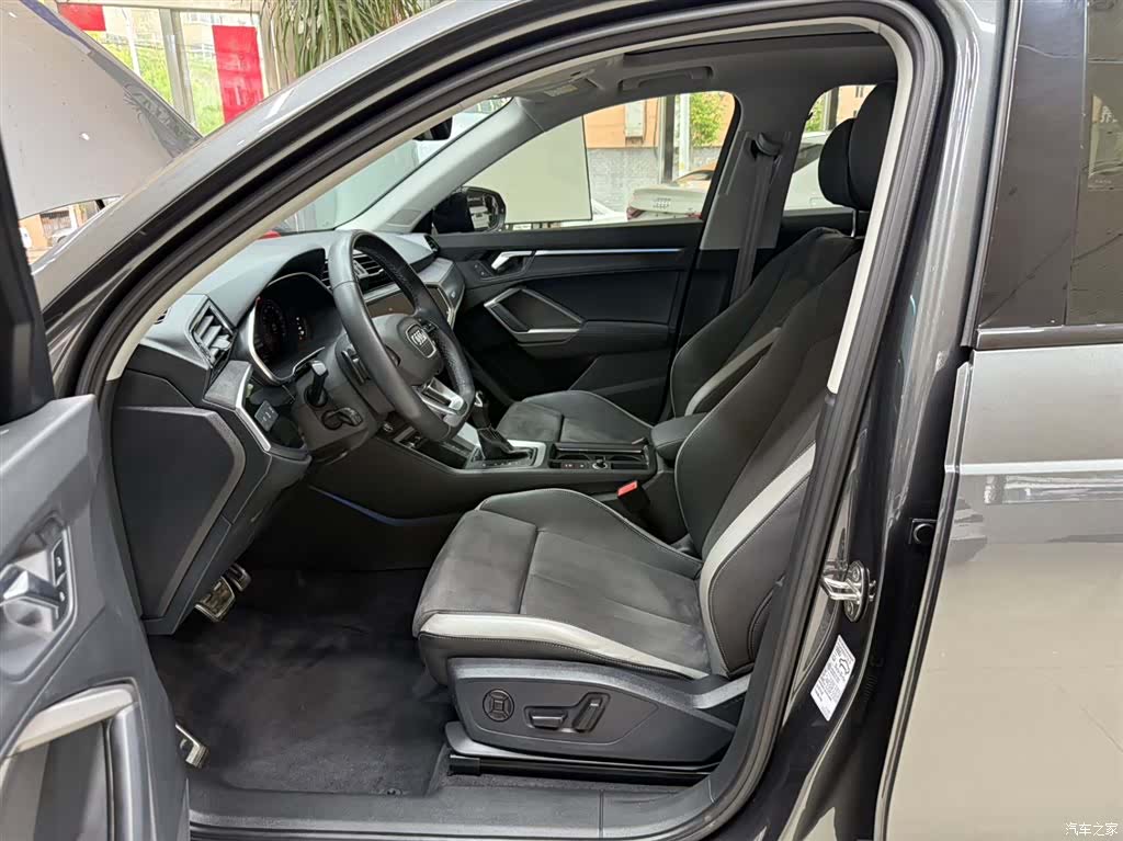 Audi Q3, 2023 16