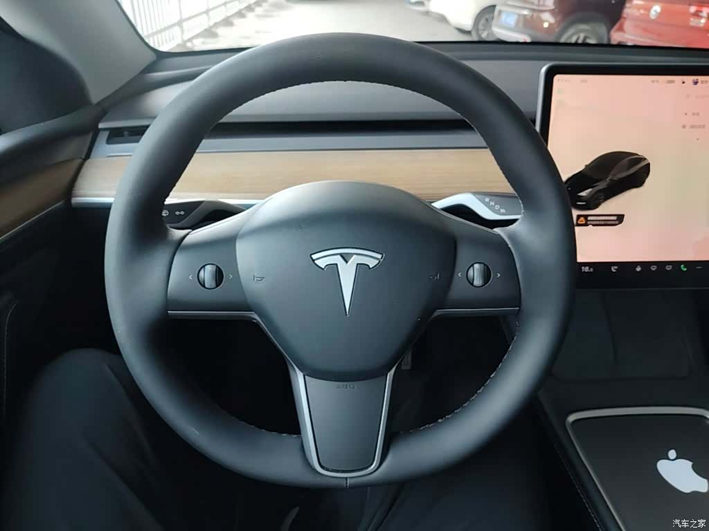 Tesla Model Y, 2022 11
