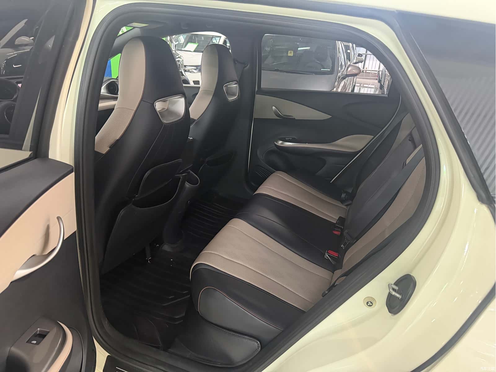 BYD Dolphin, 2023 8