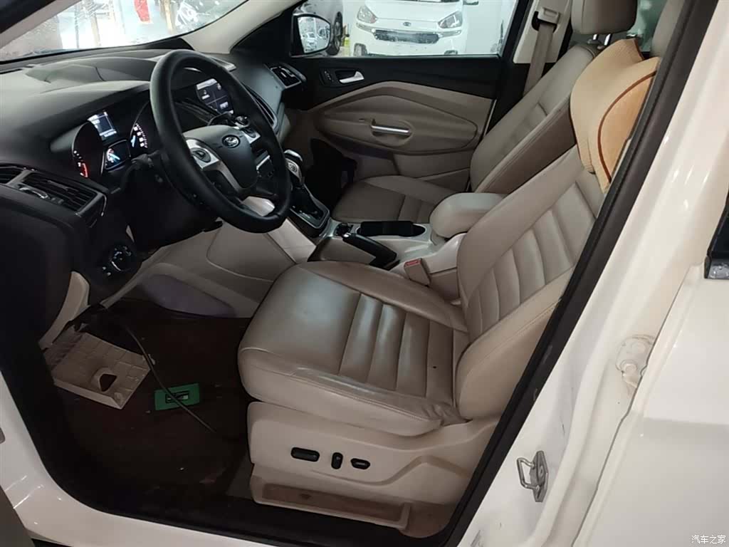 Ford Kuga, 2015 15
