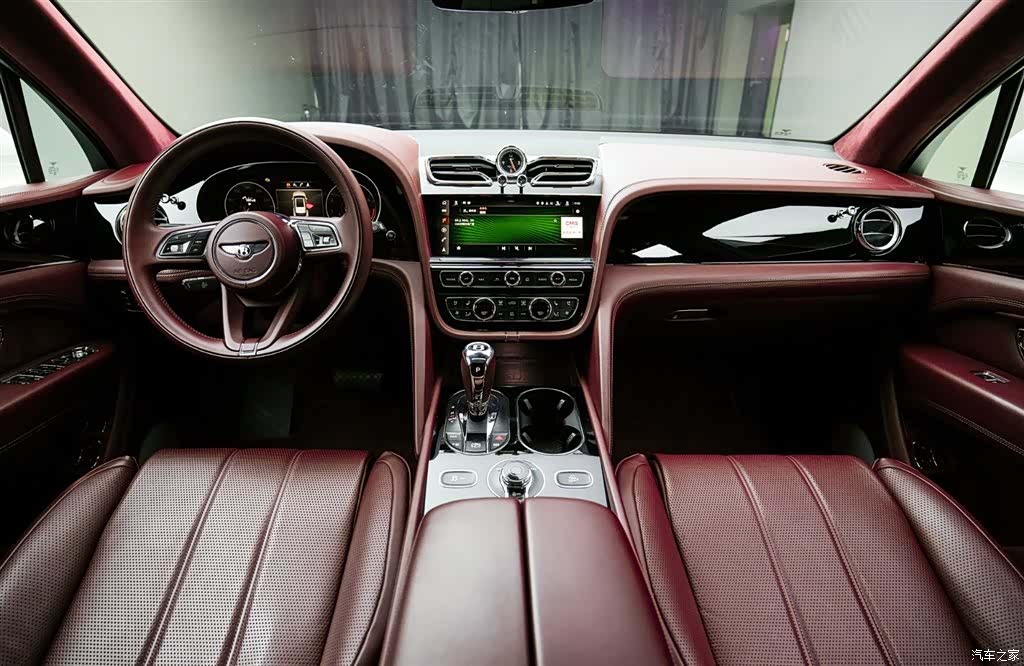 Bentley Bentayga, 2020 10