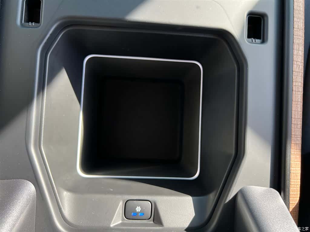 Land Rover Defender, 2022 13
