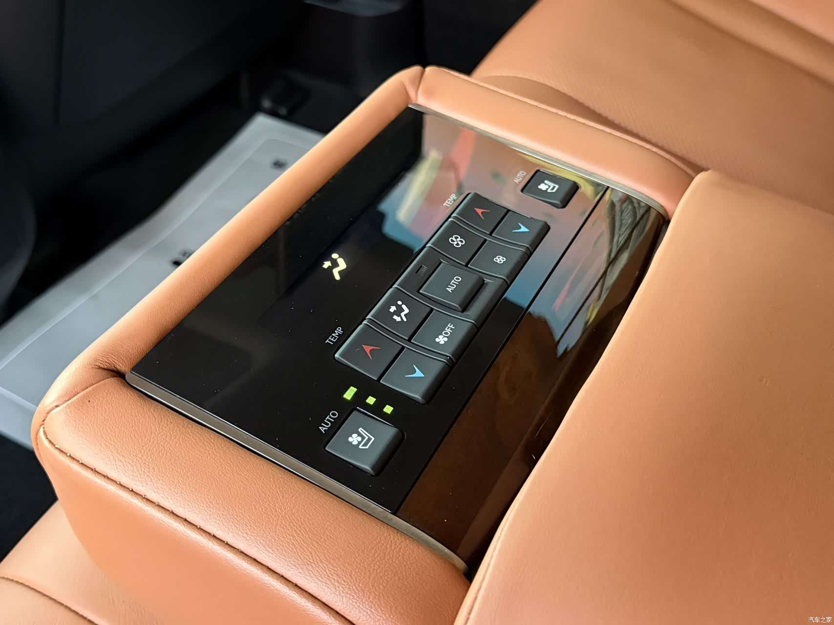 Lexus LX, 2019 10