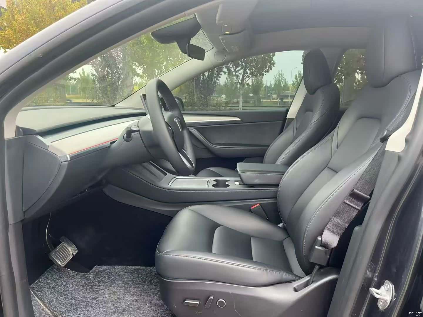 Tesla Model Y, 2024 7