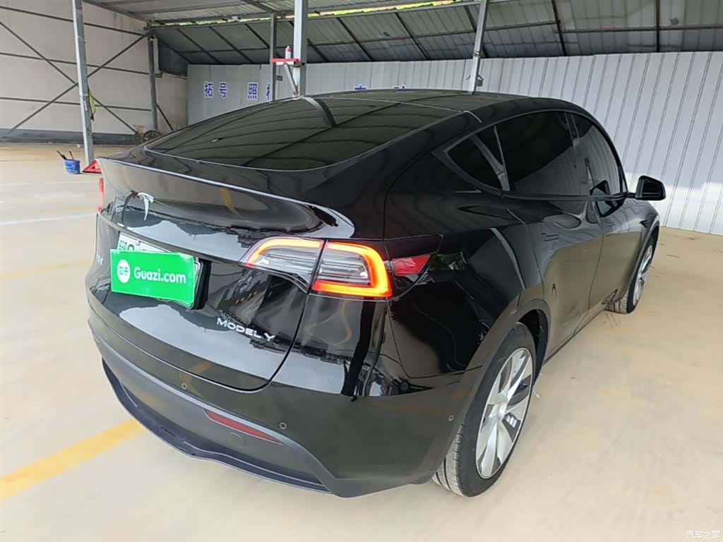 Tesla Model Y, 2023 7