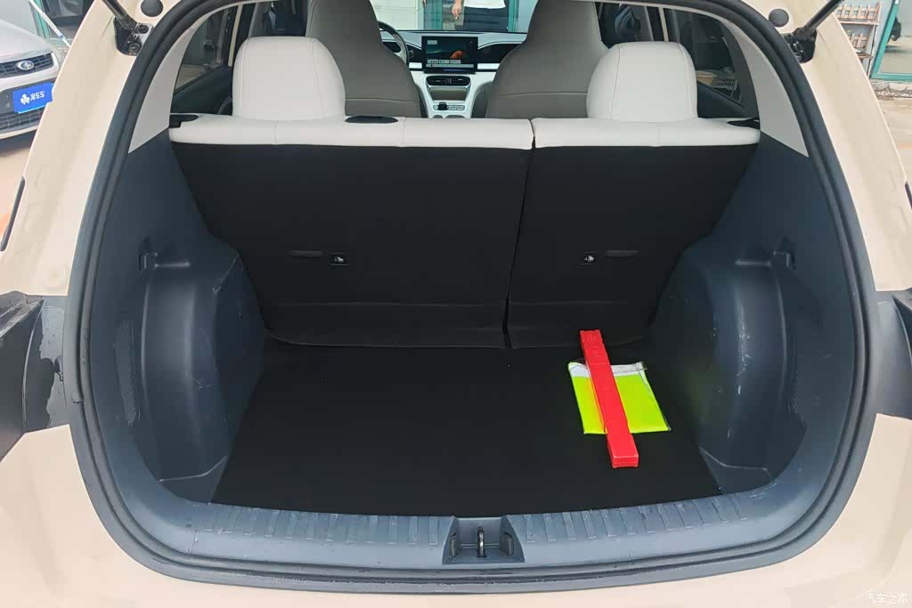 Geely Xingyuan, 2025 4