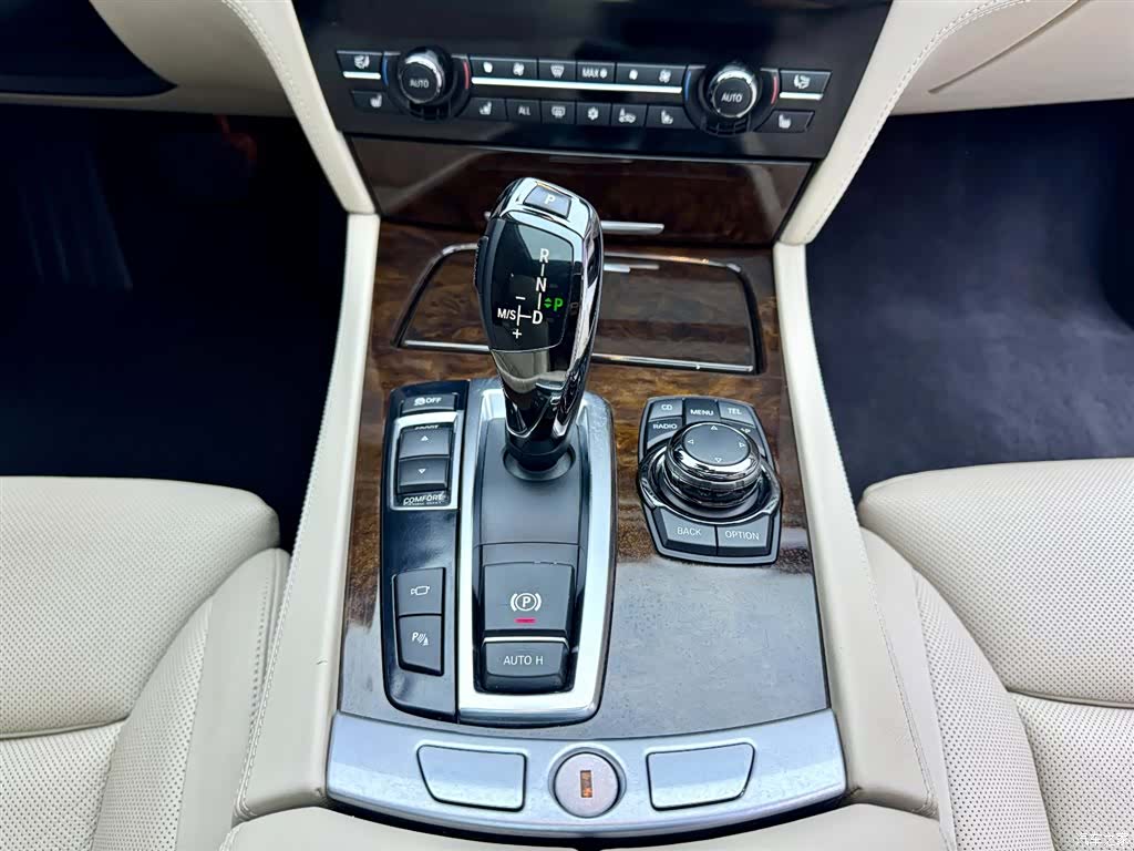BMW 7 Series, 2011 14