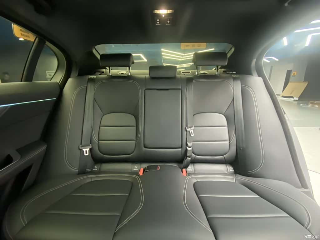 Land Rover XEL, 2023 22