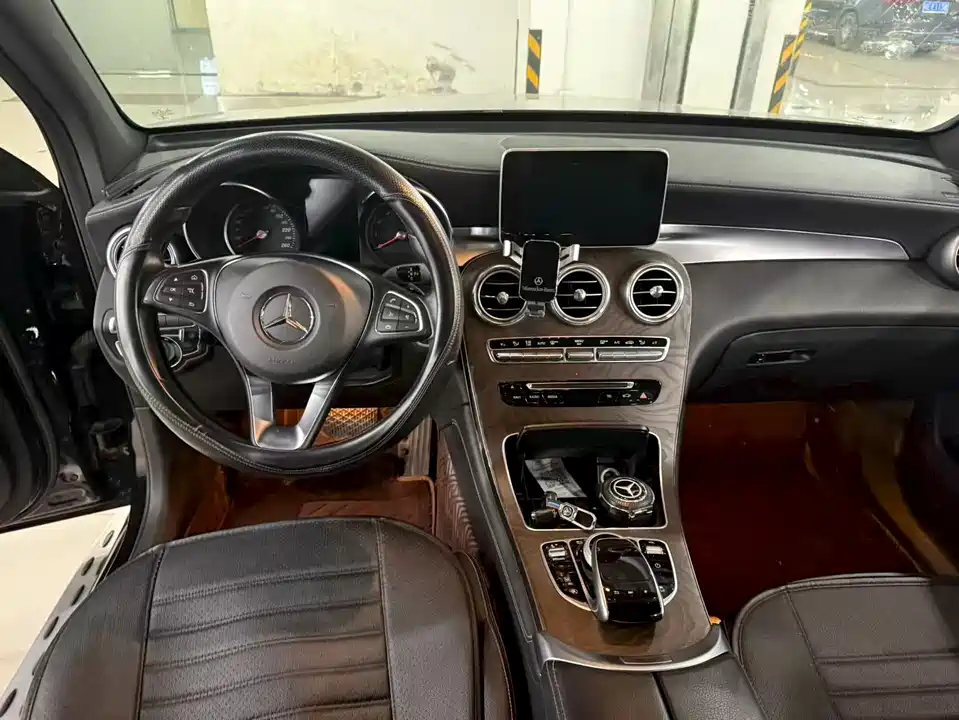 Mercedes-Benz GLC Mercedes-Benz GLC