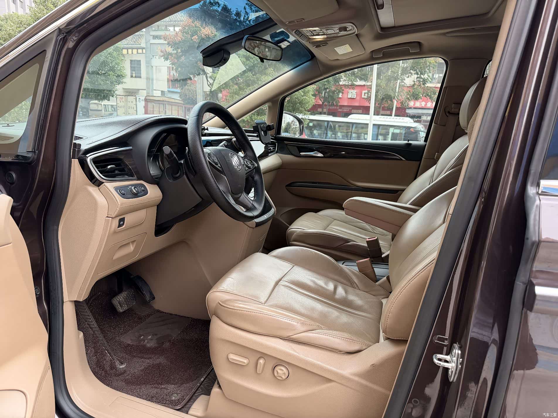 Buick GL8, 2019 9
