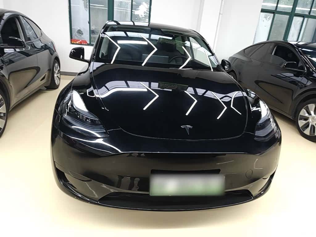 Tesla Model Y, 2023 3
