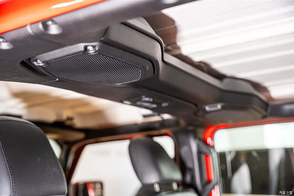 Jeep Wrangler, 2021 13