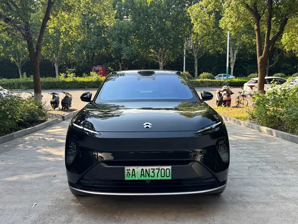 NIO ES8 NIO ES8