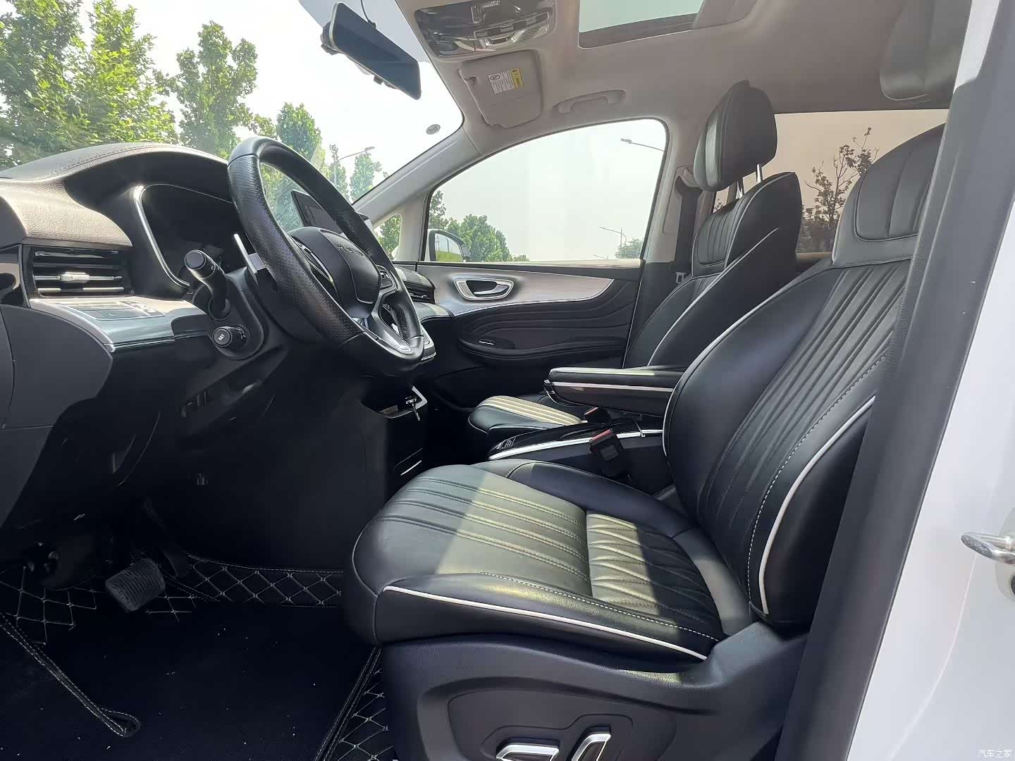 Roewe iMAX8, 2021 7