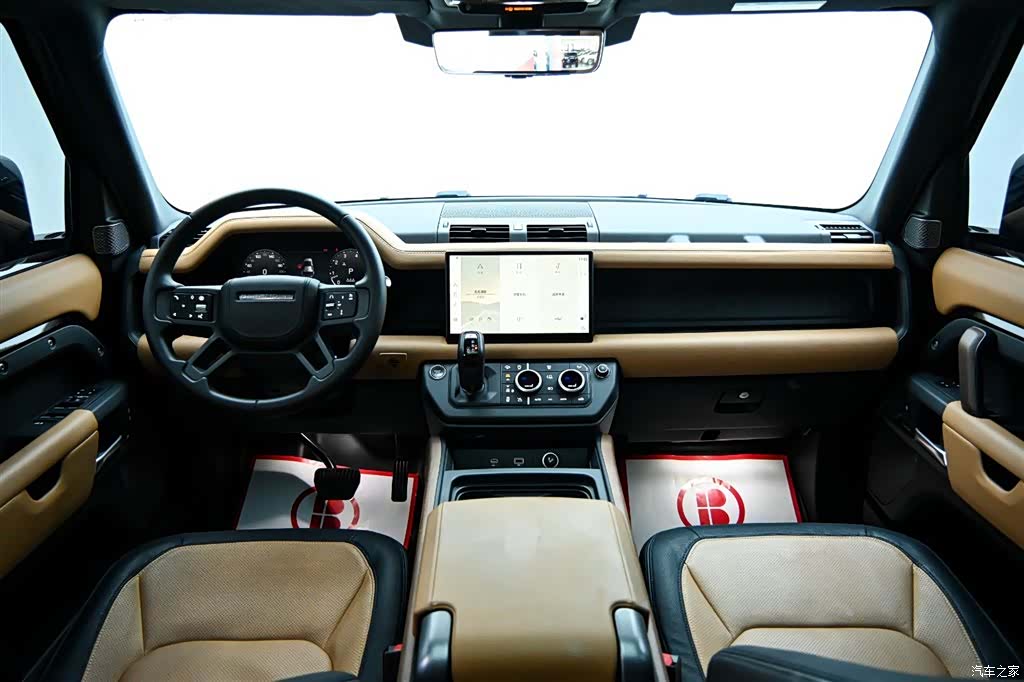 Land Rover Defender, 2024 17
