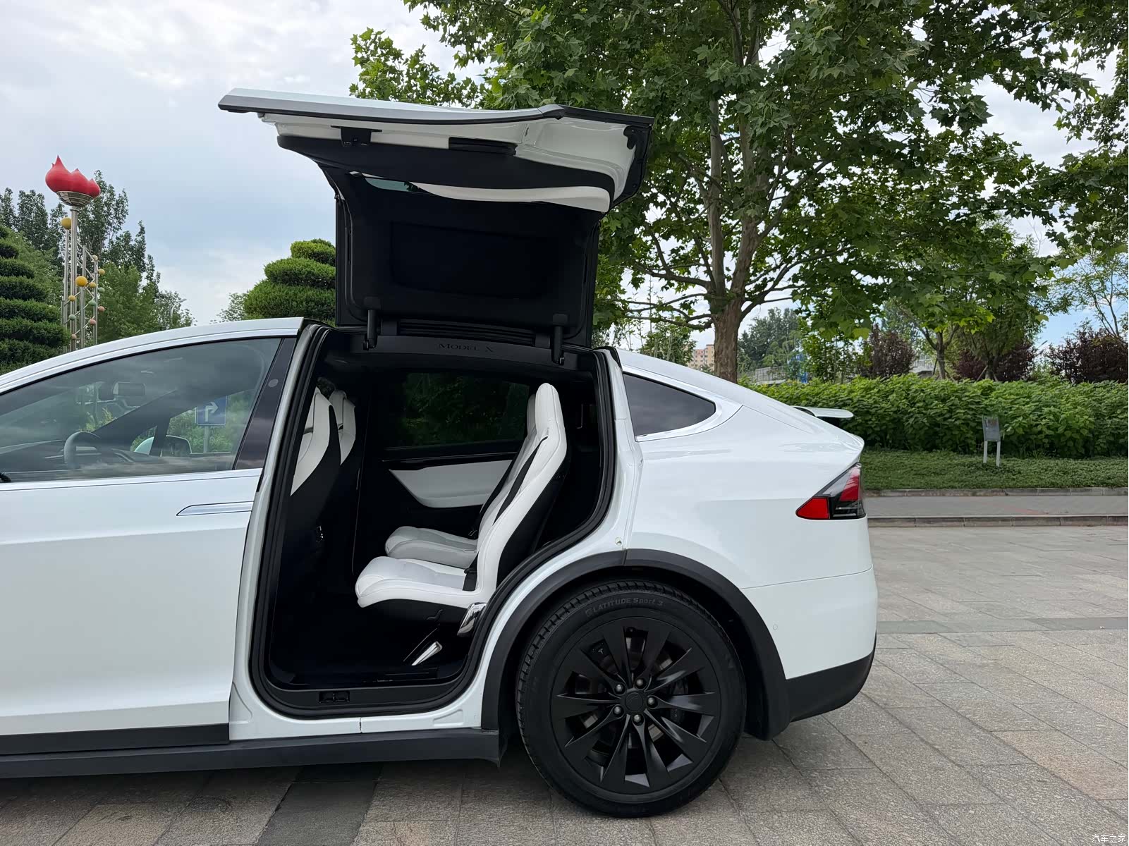 Tesla Model X, 2017 17