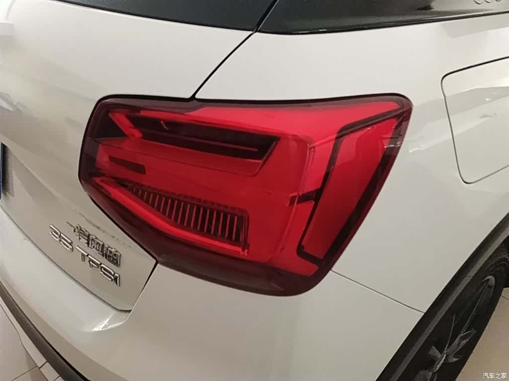Audi Q2L, 2020 8