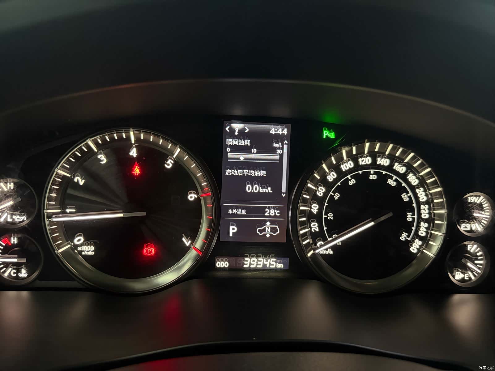Lexus LX, 2019 11