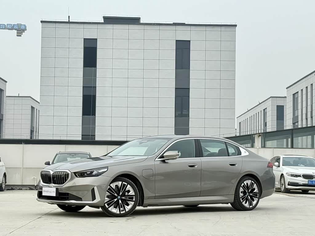 BMW i5