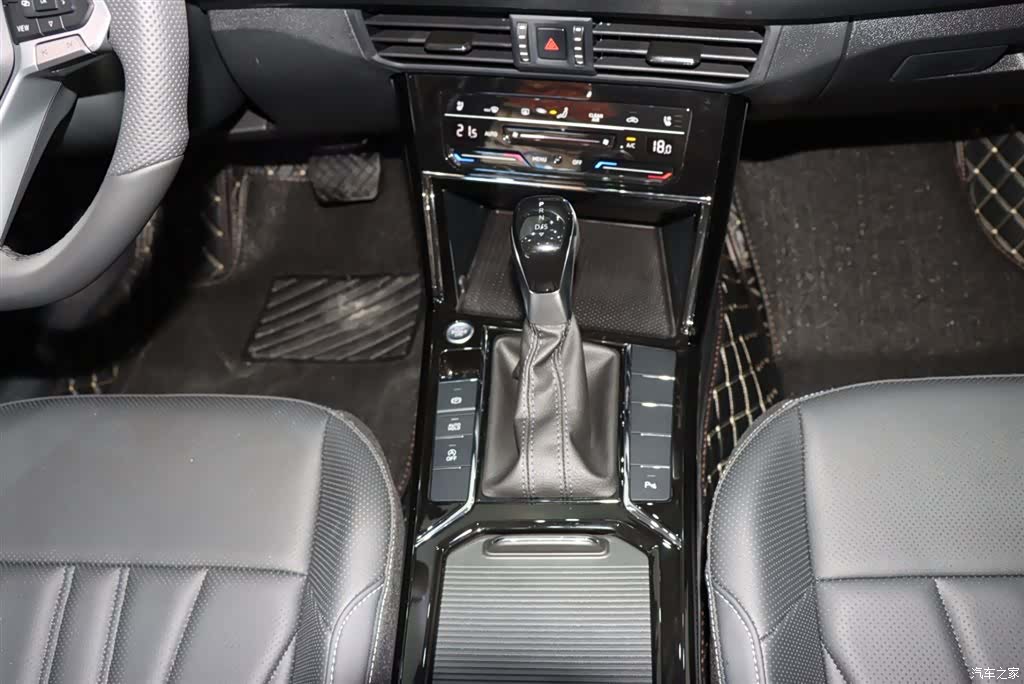 Volkswagen Passat, 2025 14