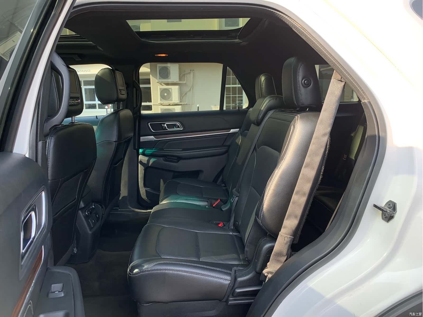 Ford Explorer, 2016 8