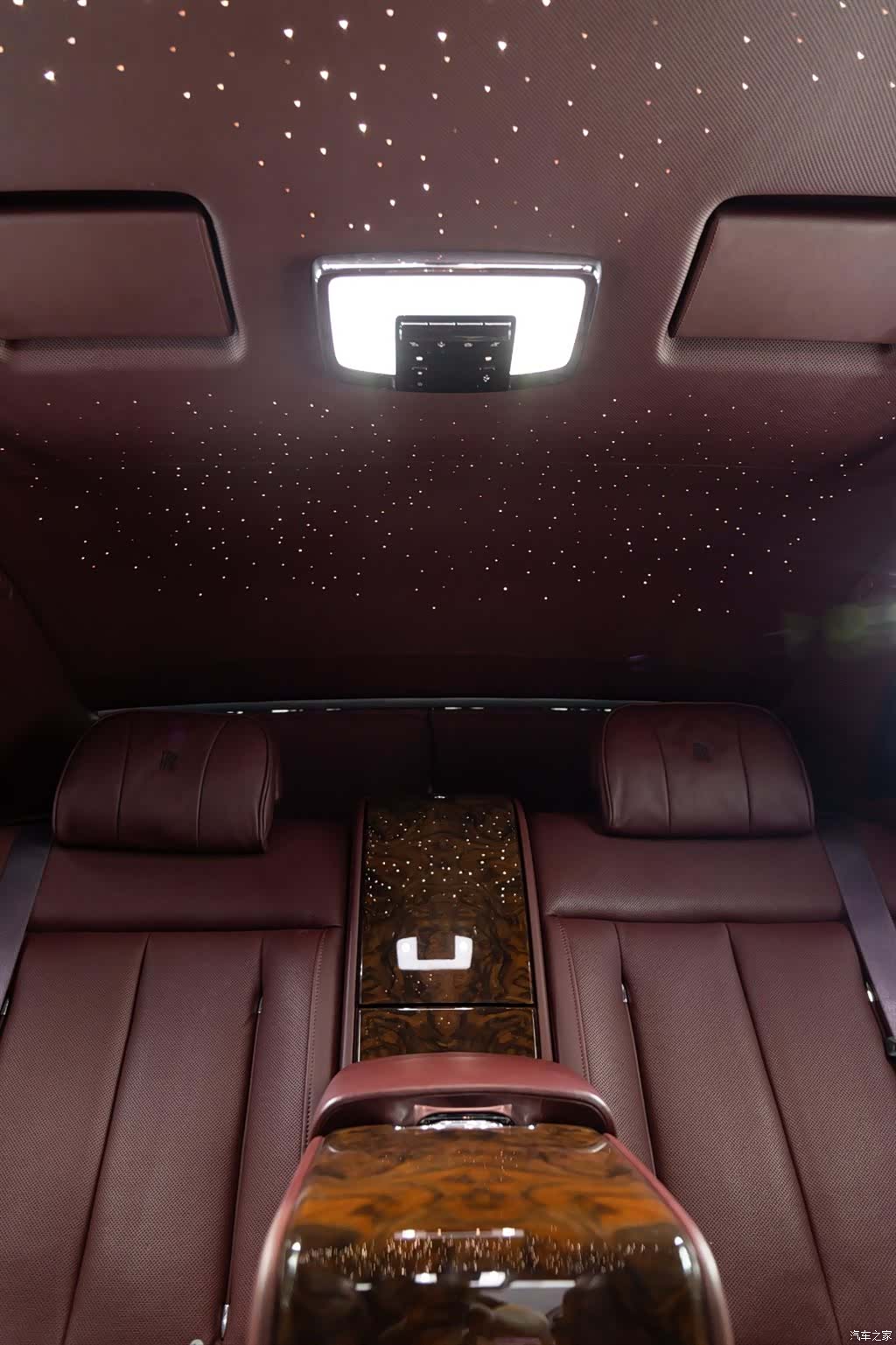 Rolls-Royce Phantom, 2019 13