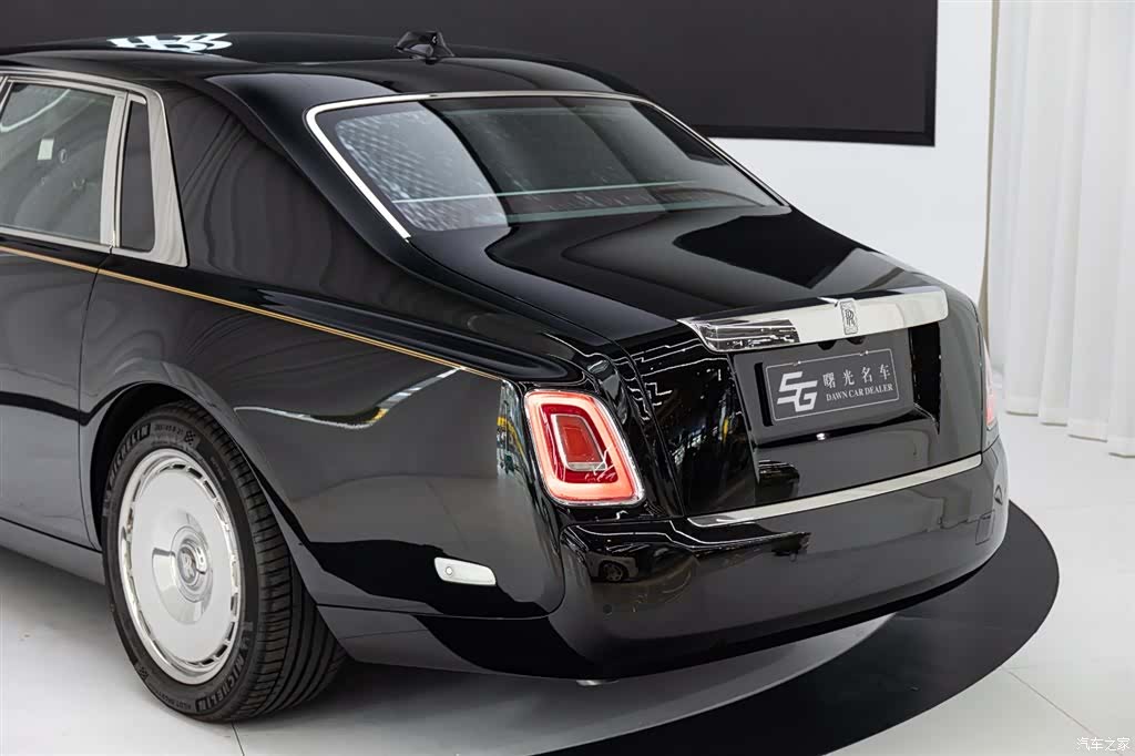 Rolls-Royce Phantom, 2019 24