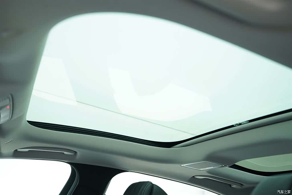 Mercedes-Benz E-Class, 2022 11