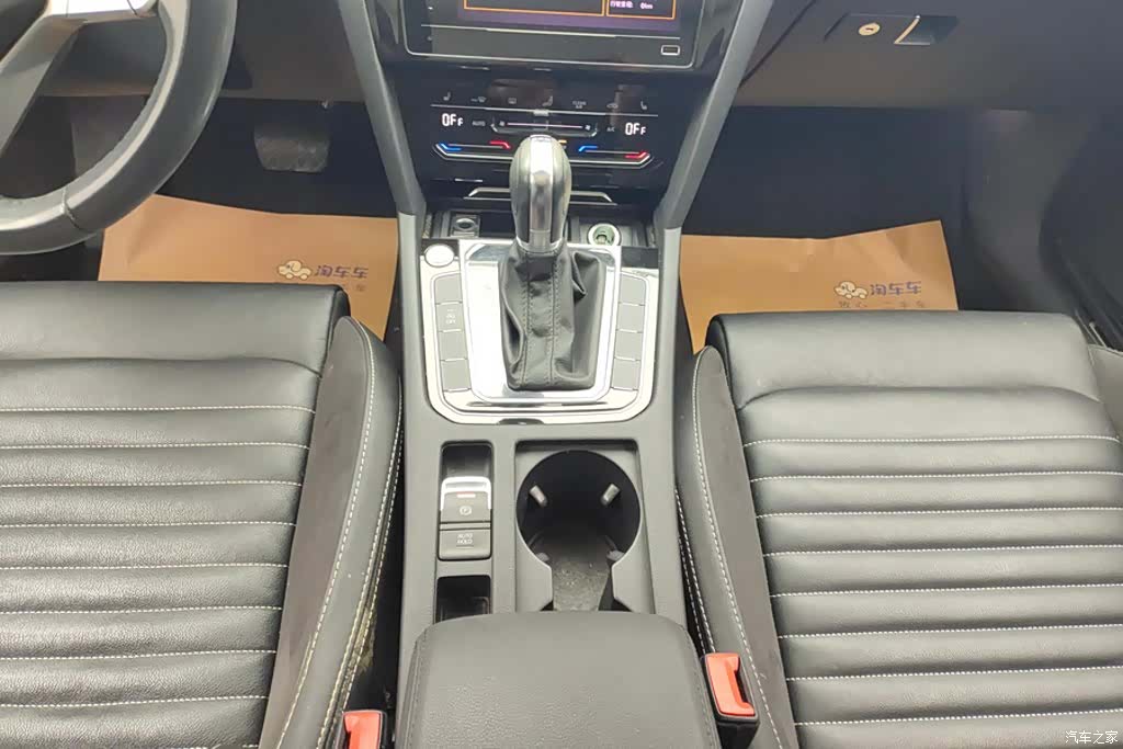 Volkswagen Magotan, 2022 16