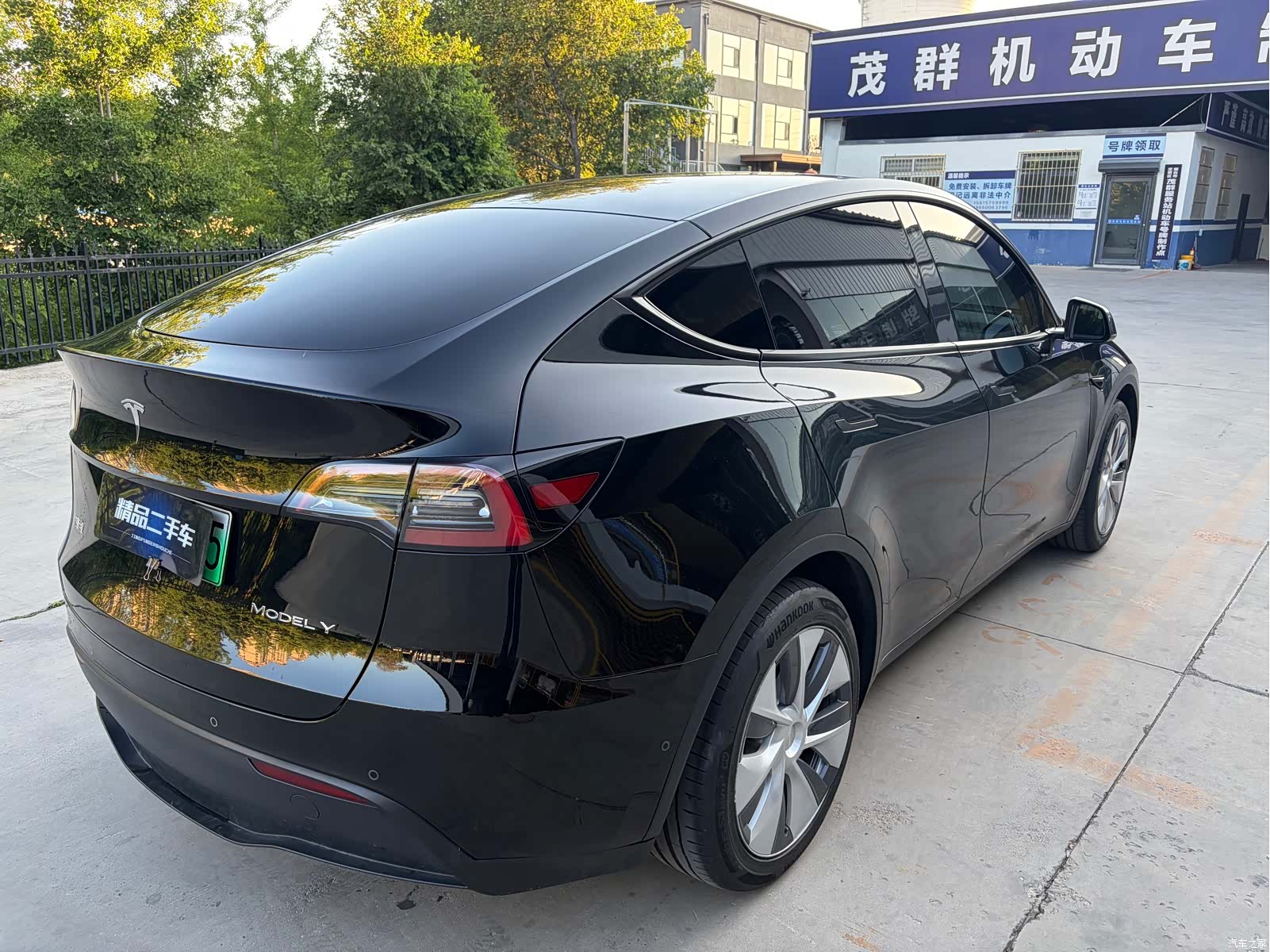Tesla Model Y, 2023 4