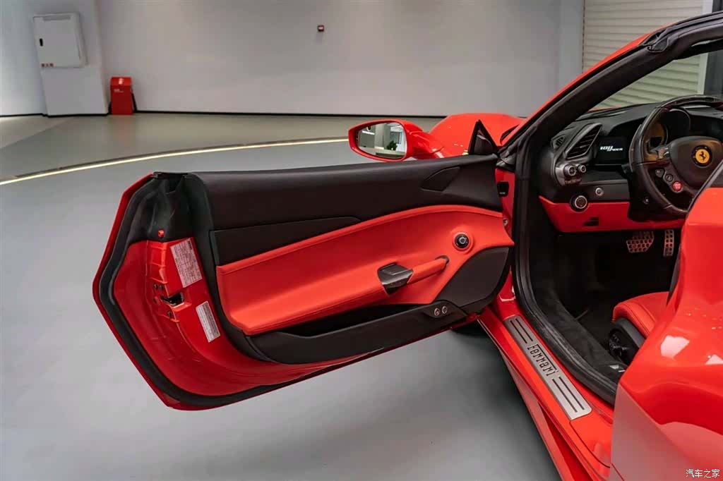 Ferrari 488, 2017 15