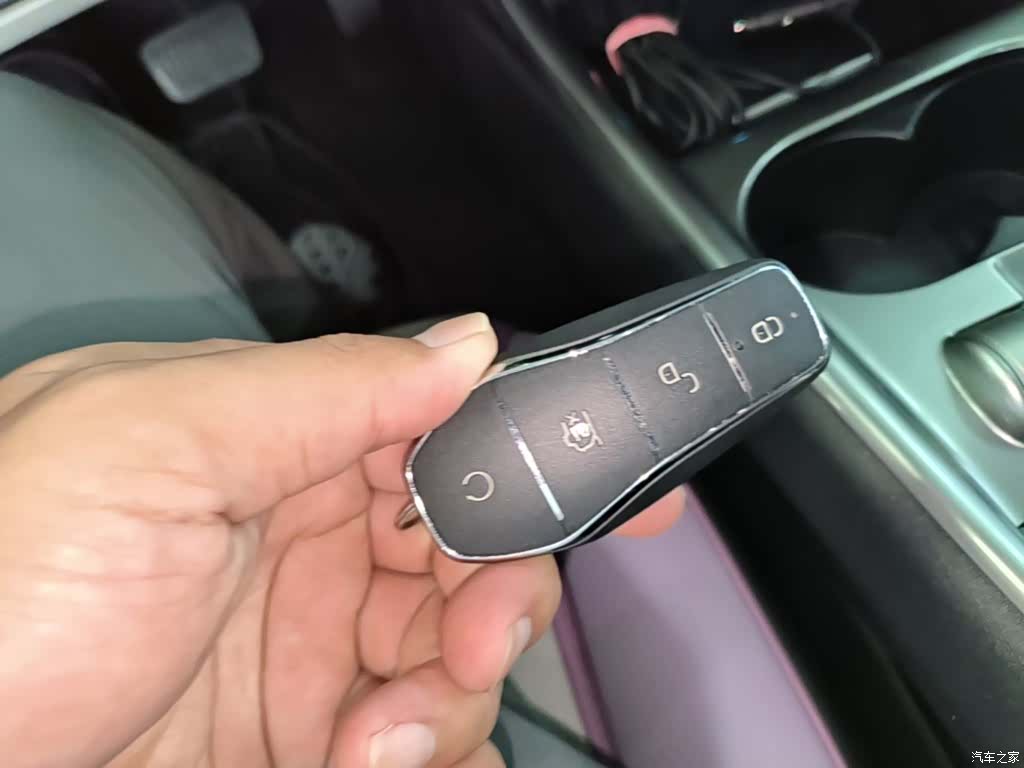 BYD Dolphin, 2022 9