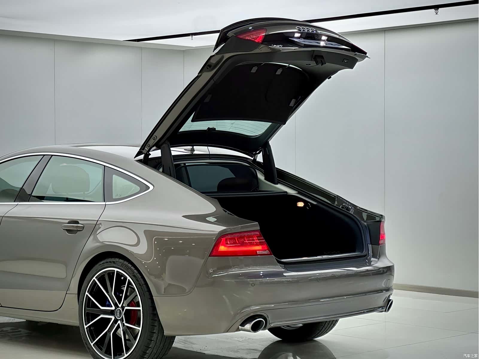 Audi A7, 2012 8