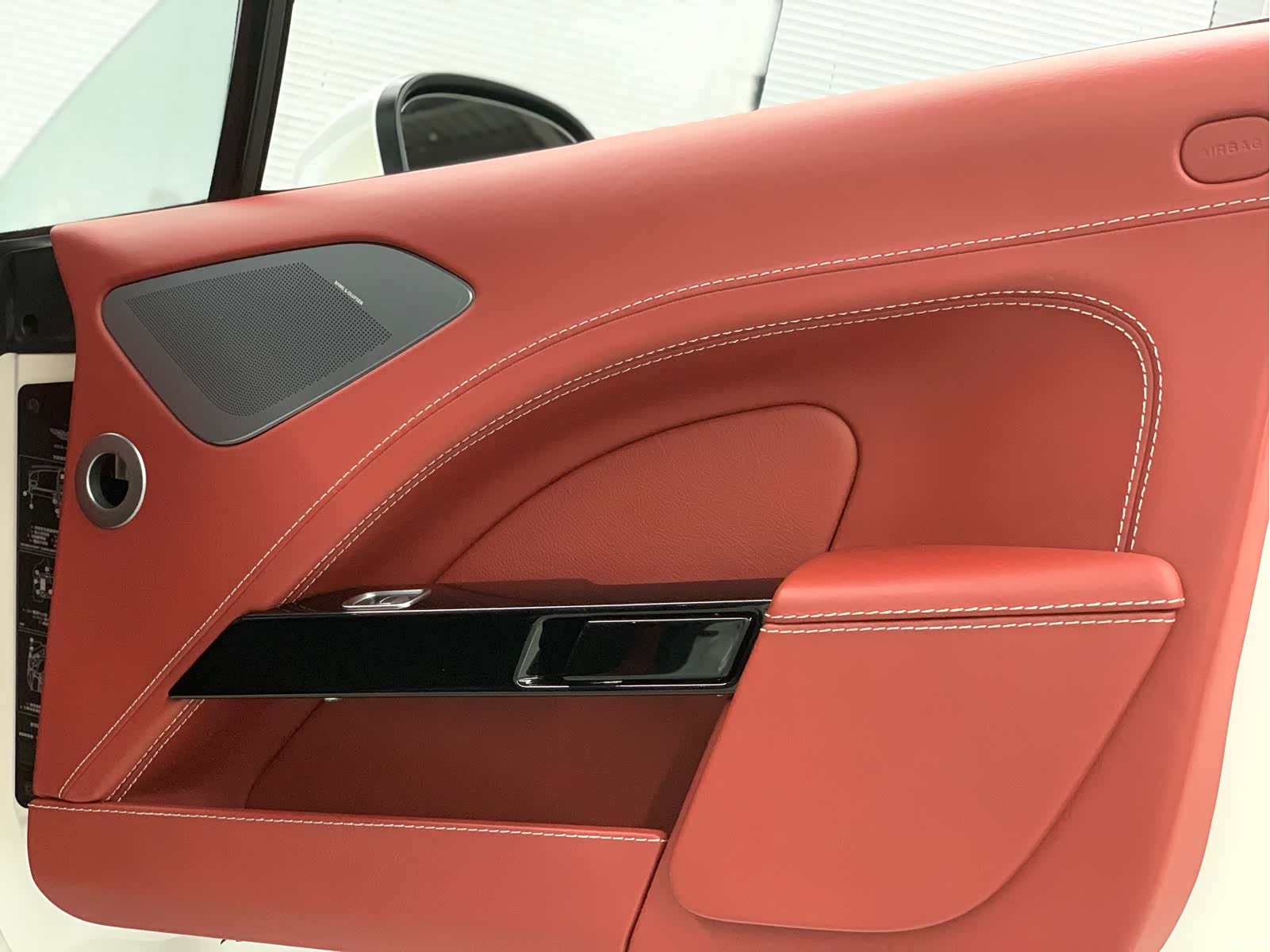 Aston Martin Rapide, 2013 10