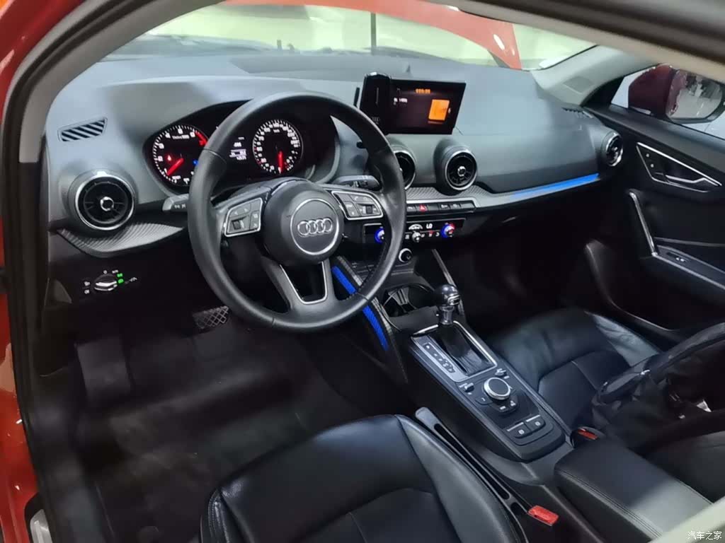 Audi Q2L, 2018 10