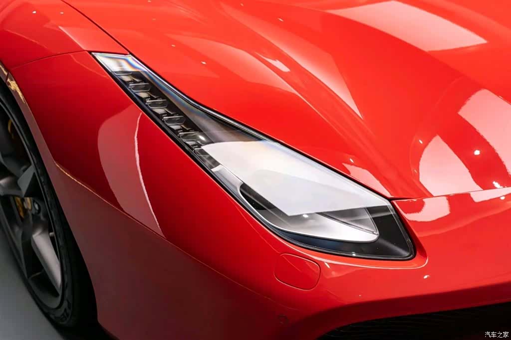 Ferrari 488, 2017 3