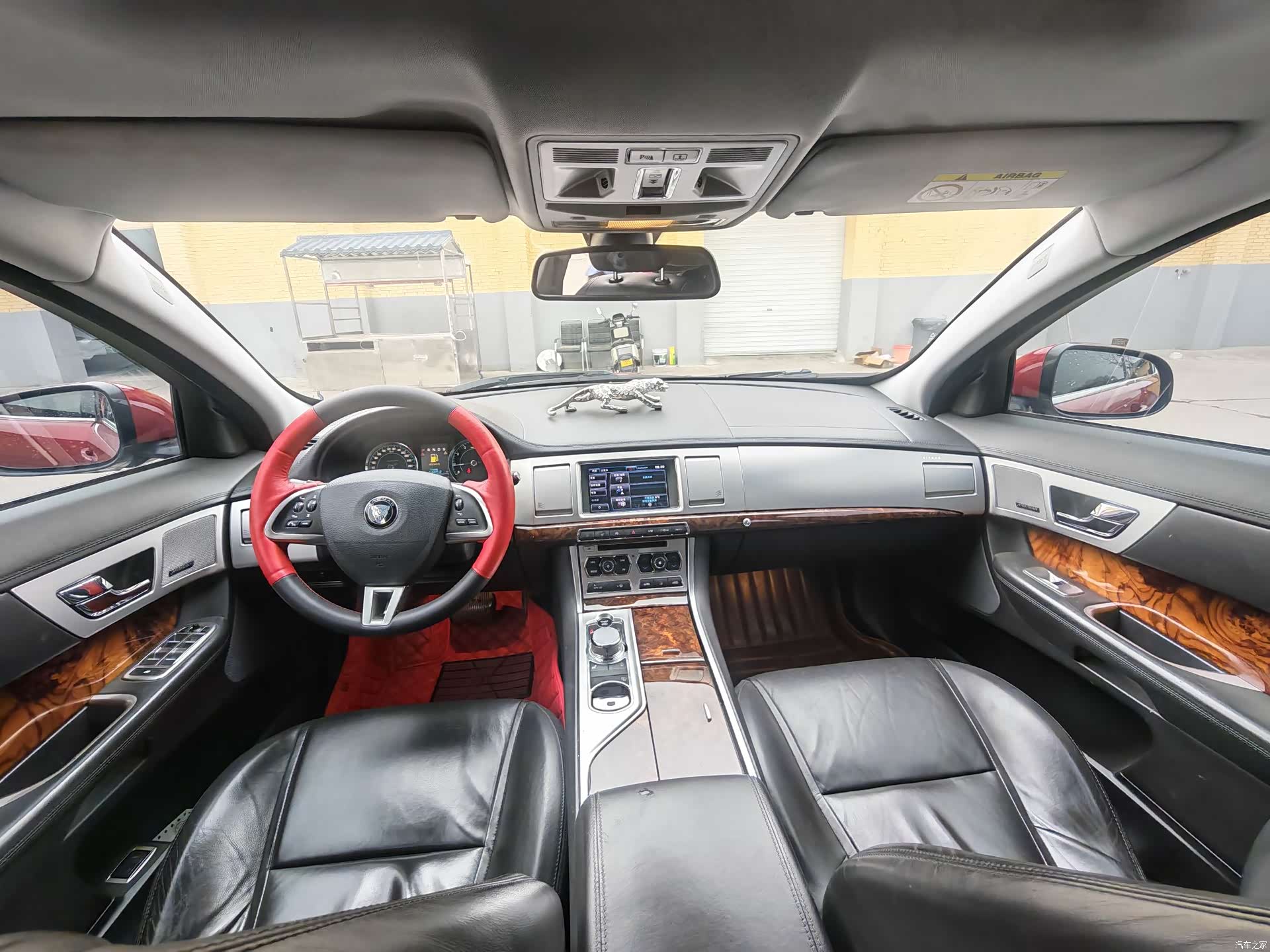 Jaguar XF, 2015 11