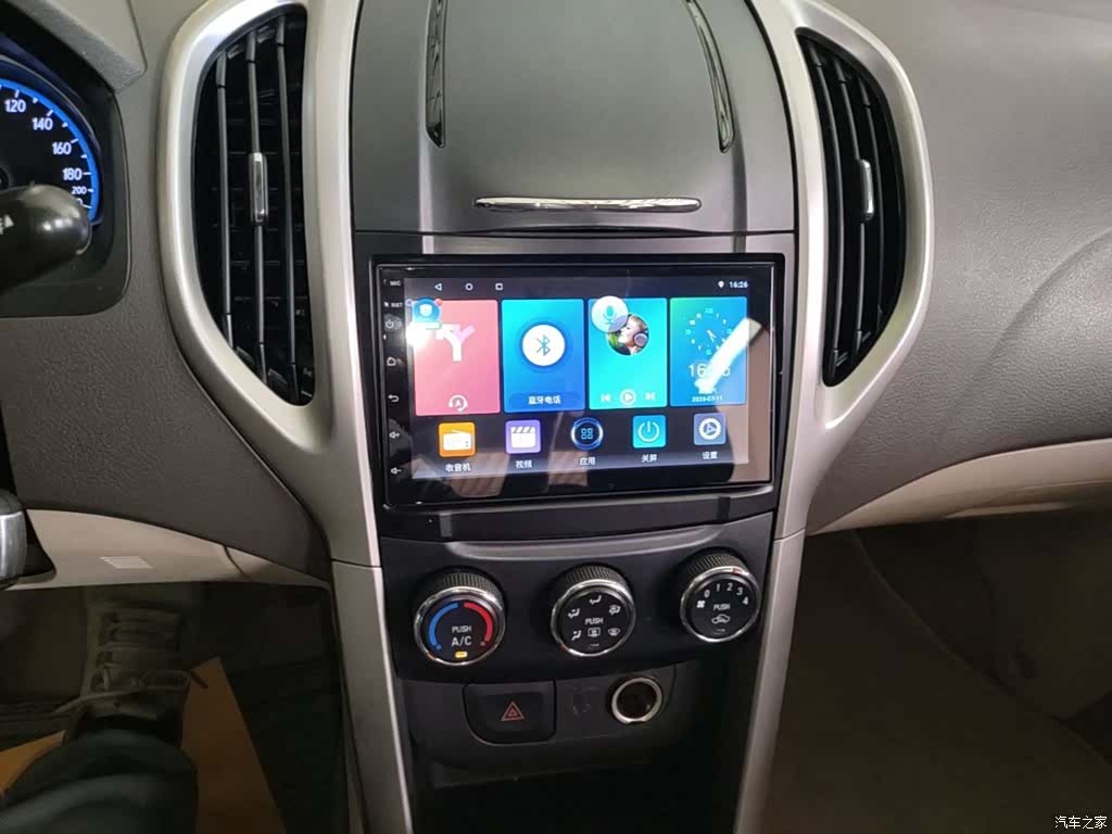 Wuling 630, 2015 13