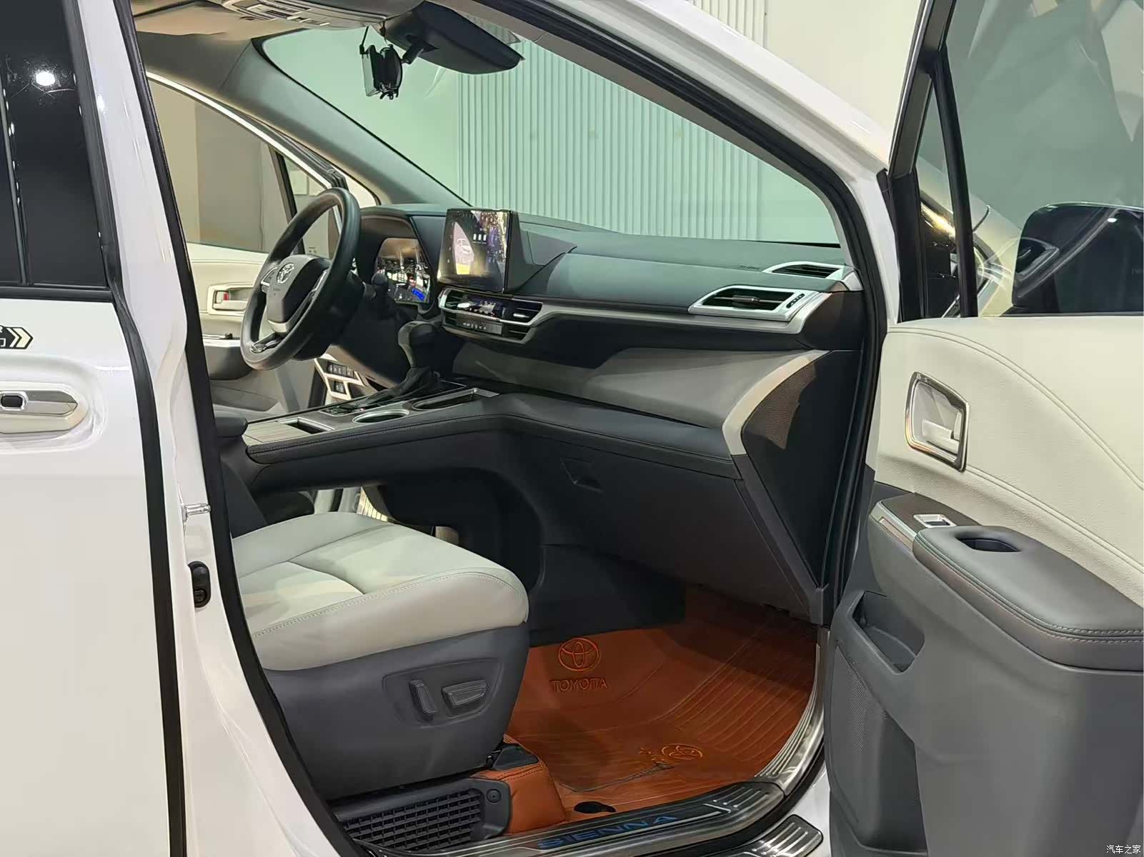 Toyota Sienna, 2024 10